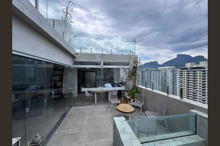 Apartamento à venda com 150m², 3 quartos e 2 vagas Apartamento à venda com 150m², 3 quartos e 2 vagasTerraço (Segundo Andar)