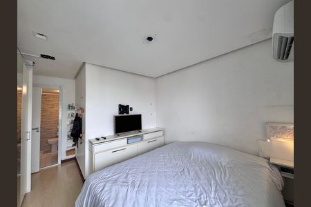 Apartamento à venda com 150m², 3 quartos e 2 vagas Apartamento à venda com 150m², 3 quartos e 2 vagasSuíte