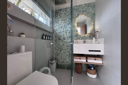 Apartamento à venda com 150m², 3 quartos e 2 vagas Apartamento à venda com 150m², 3 quartos e 2 vagasBanheiro Social (Segundo Andar)