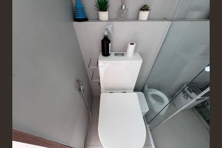 Apartamento à venda com 150m², 3 quartos e 2 vagas Apartamento à venda com 150m², 3 quartos e 2 vagasBanheiro Social (Segundo Andar)