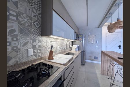 Apartamento à venda com 150m², 3 quartos e 2 vagas Apartamento à venda com 150m², 3 quartos e 2 vagasCozinha e Área de Serviço