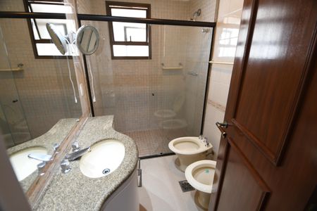 Apartamento para alugar com 137m², 3 quartos e 2 vagasBanheiro Suíte