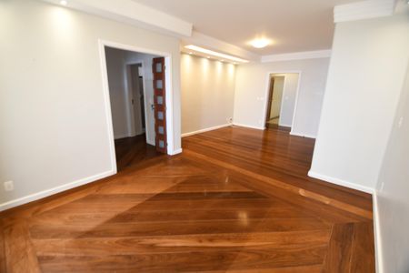 Sala de apartamento à venda com 3 quartos, 137m² em Cambuí, Campinas