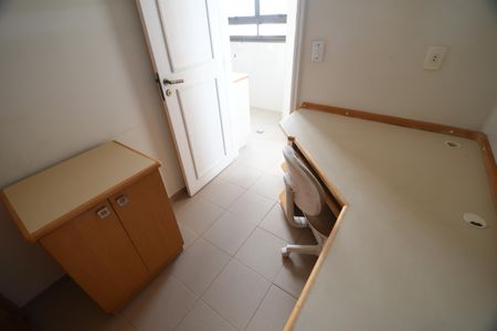 Apartamento para alugar com 137m², 3 quartos e 2 vagasEscritório