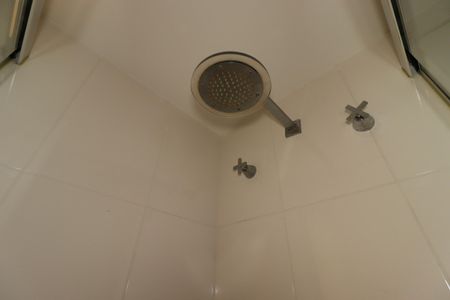 Apartamento à venda com 128m², 3 quartos e 2 vagasBanheiro da Suíte 1 - Chuveiro