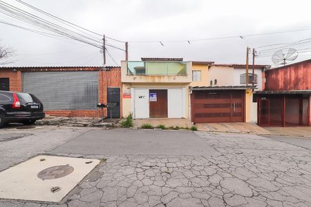 Casa à venda com 130m², 3 quartos e 2 vagasFachada