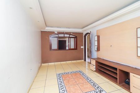 Casa à venda com 130m², 3 quartos e 2 vagasSala