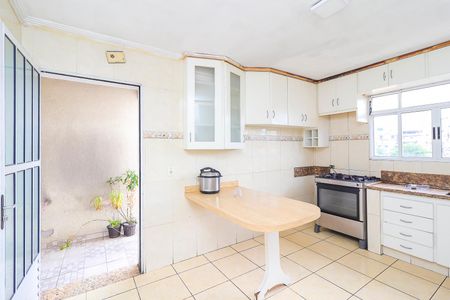 Casa à venda com 130m², 3 quartos e 2 vagasCozinha