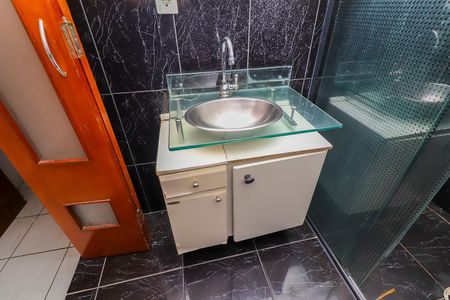 Casa à venda com 130m², 3 quartos e 2 vagasBanheiro