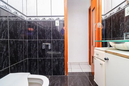Casa à venda com 130m², 3 quartos e 2 vagasBanheiro