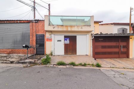 Casa à venda com 130m², 3 quartos e 2 vagasFachada