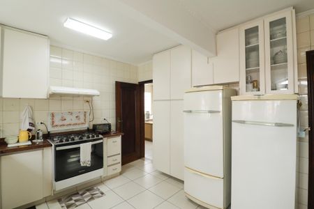 Casa à venda com 705m², 4 quartos e 6 vagasCozinha 