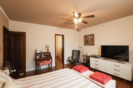 Casa à venda com 705m², 4 quartos e 6 vagasSuíte 2