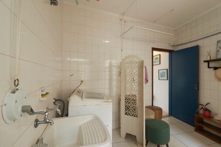Casa à venda com 705m², 4 quartos e 6 vagasEdicula