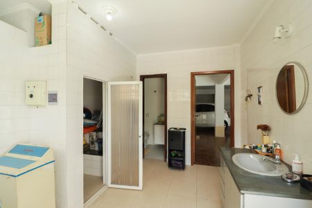 Casa à venda com 705m², 4 quartos e 6 vagasSauna