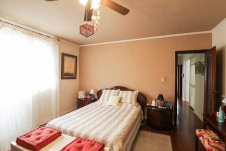 Casa à venda com 705m², 4 quartos e 6 vagasSuíte 2
