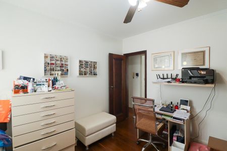 Casa à venda com 705m², 4 quartos e 6 vagasQuarto 2