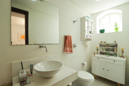 Casa à venda com 705m², 4 quartos e 6 vagasLavabo