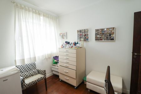 Casa à venda com 705m², 4 quartos e 6 vagasQuarto 2