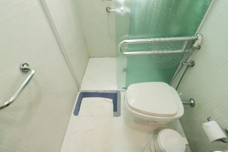 Casa à venda com 705m², 4 quartos e 6 vagasBanheiro Social