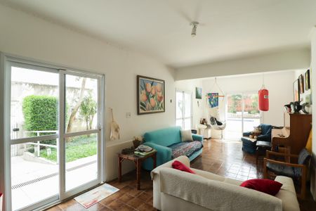 Casa à venda com 705m², 4 quartos e 6 vagasGaragem