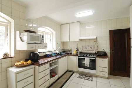 Casa à venda com 705m², 4 quartos e 6 vagasCozinha 