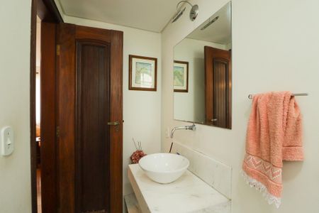 Casa à venda com 705m², 4 quartos e 6 vagasLavabo