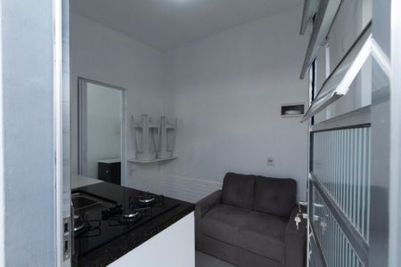 Sala / Cozinha de kitnet/studio para alugar com 1 quarto, 25m² em Jd. Copaiba Éden, Sorocaba