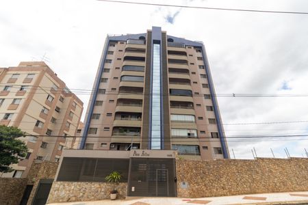 Apartamento à venda com 117m², 3 quartos e 2 vagas Apartamento à venda com 117m², 3 quartos e 2 vagasFachada