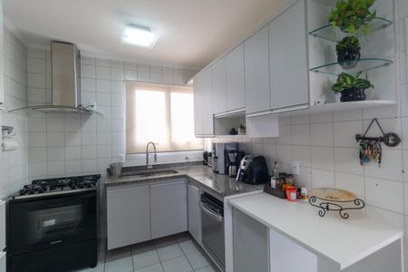 Apartamento à venda com 117m², 3 quartos e 2 vagas Apartamento à venda com 117m², 3 quartos e 2 vagasCozinha