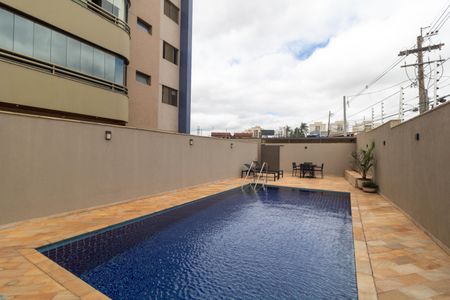 Apartamento à venda com 117m², 3 quartos e 2 vagas Apartamento à venda com 117m², 3 quartos e 2 vagasÁrea comum - Piscina