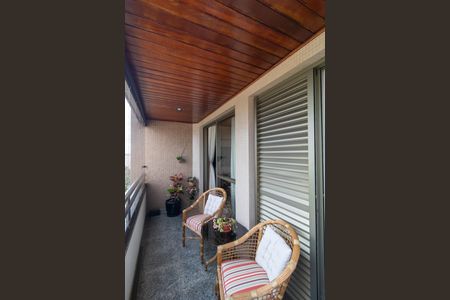 Apartamento à venda com 117m², 3 quartos e 2 vagas Apartamento à venda com 117m², 3 quartos e 2 vagasSacada das Salas e quarto 01