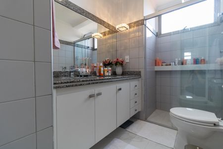 Apartamento à venda com 117m², 3 quartos e 2 vagas Apartamento à venda com 117m², 3 quartos e 2 vagasBanheiro