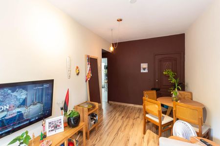 Apartamento à venda com 96m², 2 quartos e 1 vagaSala