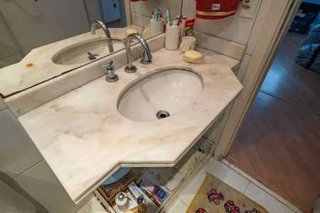 Apartamento à venda com 76m², 3 quartos e 2 vagasBanheiro