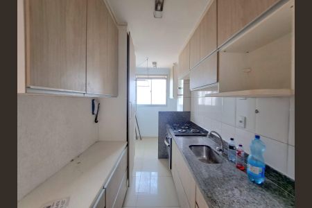 Cozinha de apartamento para alugar com 2 quartos, 55m² em Jardim Roberto, Osasco