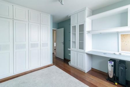 Apartamento à venda com 168m², 3 quartos e 2 vagasQuarto 3