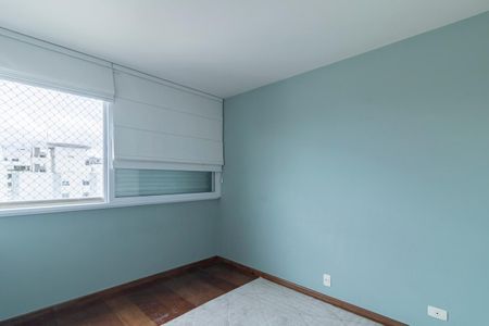 Apartamento à venda com 168m², 3 quartos e 2 vagasQuarto 3