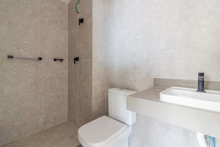 Banheiro de kitnet/studio à venda com 1 quarto, 24m² em Pinheiros, São Paulo