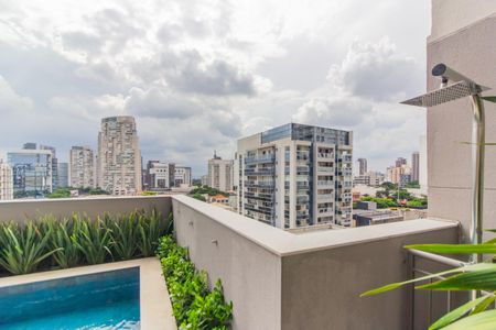 Studio para alugar com 24m², 1 quarto e sem vaga Studio para alugar com 24m², 1 quarto e sem vagaÁrea comum - Piscina
