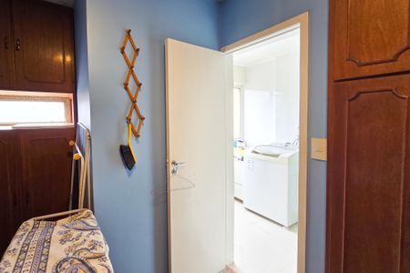 Apartamento à venda com 118m², 2 quartos e 2 vagas Apartamento à venda com 118m², 2 quartos e 2 vagasQuarto de Serviço