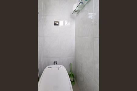 Apartamento à venda com 118m², 2 quartos e 2 vagas Apartamento à venda com 118m², 2 quartos e 2 vagasBanheiro de serviço