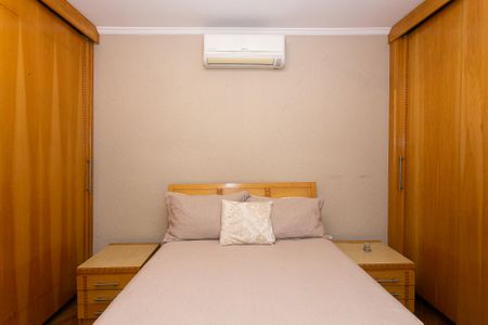 Casa à venda com 250m², 3 quartos e 7 vagas Casa à venda com 250m², 3 quartos e 7 vagasSuíte