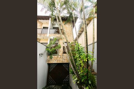 Casa à venda com 250m², 3 quartos e 7 vagas Casa à venda com 250m², 3 quartos e 7 vagasJardim