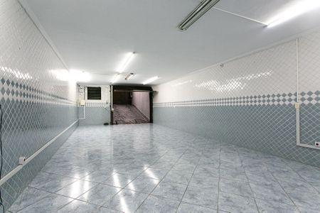 Casa à venda com 250m², 3 quartos e 7 vagas Casa à venda com 250m², 3 quartos e 7 vagasGaragem