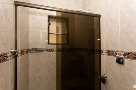 Casa à venda com 250m², 3 quartos e 7 vagas Casa à venda com 250m², 3 quartos e 7 vagasBanheiro Social