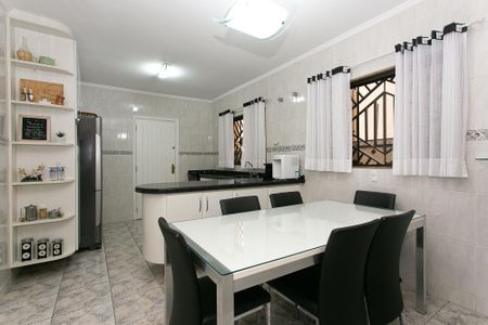 Casa à venda com 250m², 3 quartos e 7 vagas Casa à venda com 250m², 3 quartos e 7 vagasCozinha