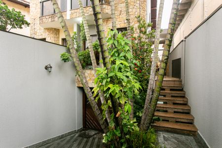 Casa à venda com 250m², 3 quartos e 7 vagas Casa à venda com 250m², 3 quartos e 7 vagasJardim