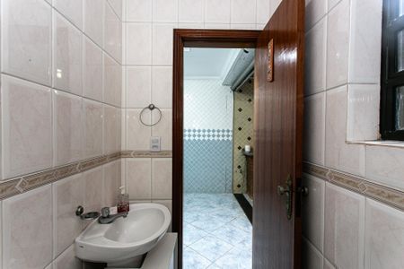 Casa à venda com 250m², 3 quartos e 7 vagas Casa à venda com 250m², 3 quartos e 7 vagasBanheiro da Churrasqueira