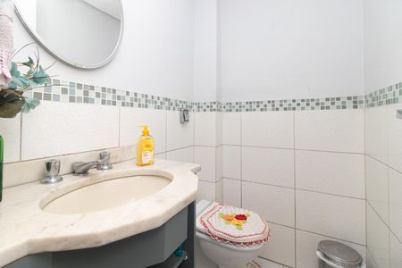 Casa de condomínio à venda com 311m², 4 quartos e 2 vagas Casa de condomínio à venda com 311m², 4 quartos e 2 vagasLavabo